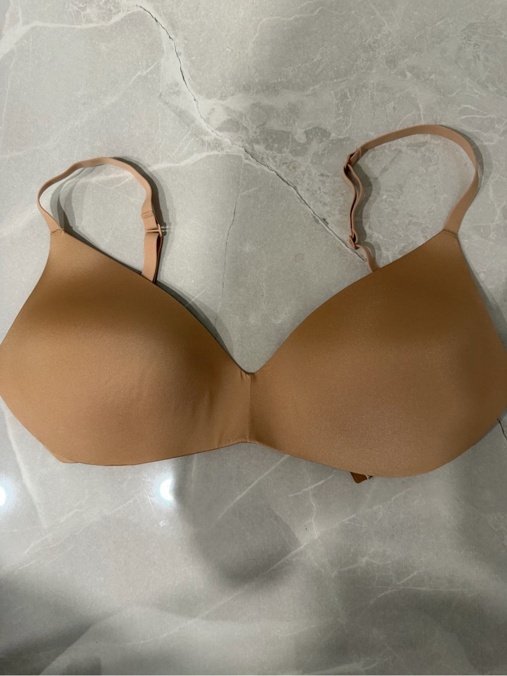 SKIMS Pushup Plunge Wireless Bra - Picture 4 of 7